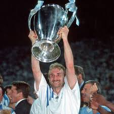Soccer: OM Players After Victory On Milan A.C. On May 27th, 1993. : Photo d'actualité